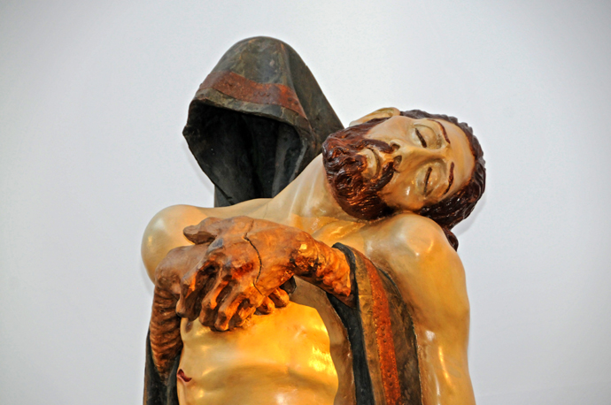 Valladolid 0011 Medina del Campo.Centro Cultural S.Vicente Ferrer. Cristo en brazos de la muerte