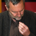 Valorando olfativamente la calidad de una trufa.