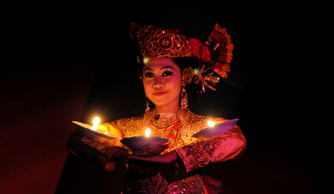 Opera Siti Manggopoh: La Leona de Sumatra Occidental. Indonesia
