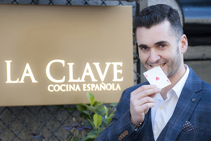 Restaurante La Clave es la magia, Karim su mago.